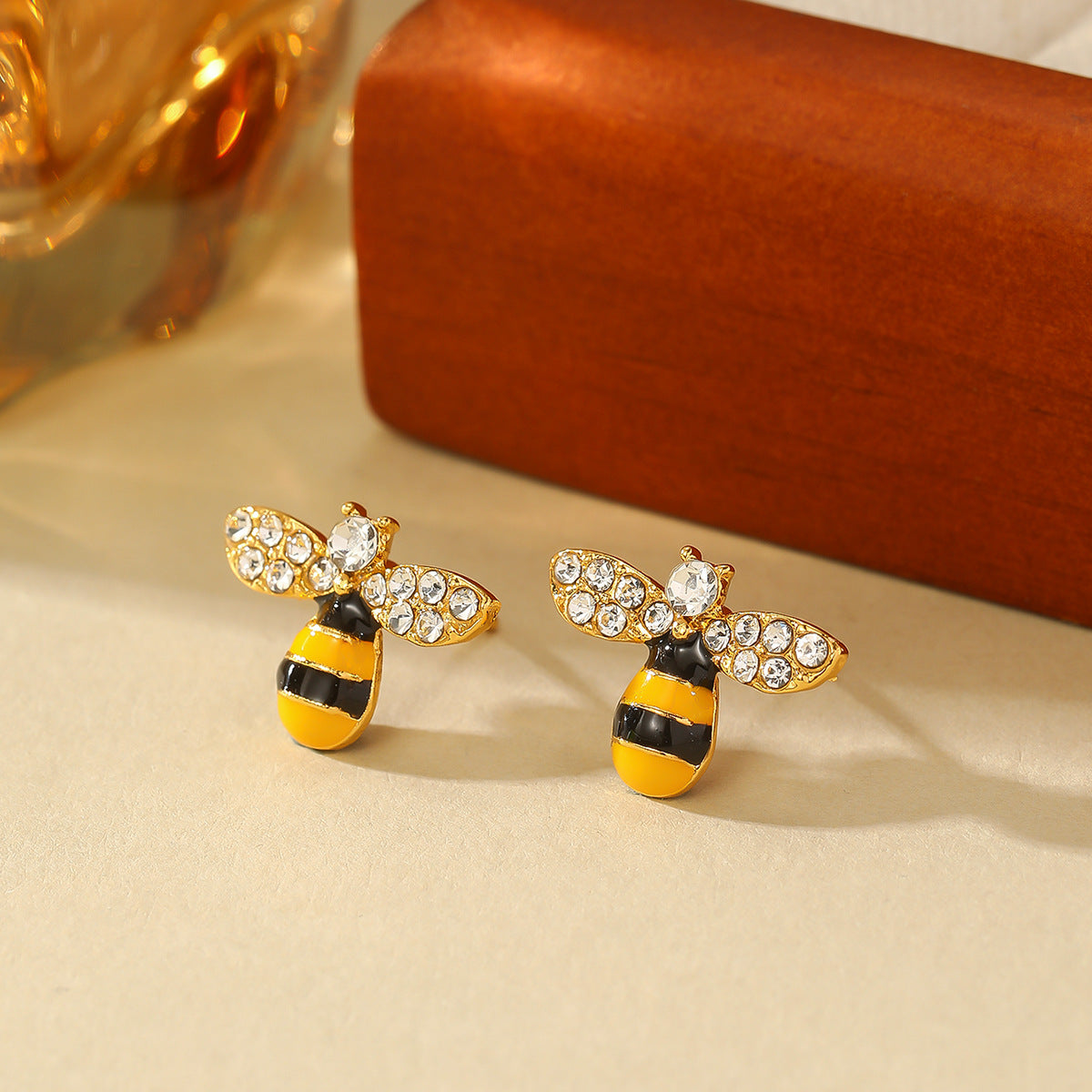 Wholesale Cute Diamond Bee Oil Color Earrings